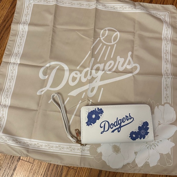 Los Angeles Dodgers Accessories - Dodgers White and Blue Women's Wallet